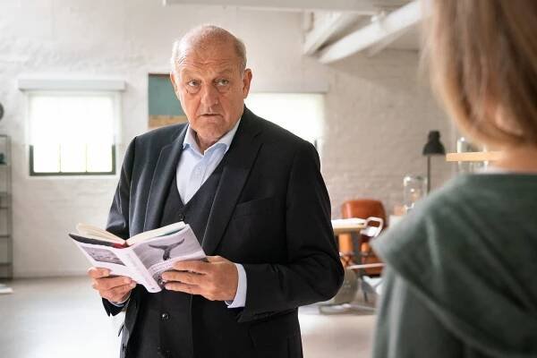 Wilsberg - Überwachen und belohnen - Z filmu - Leonard Lansink