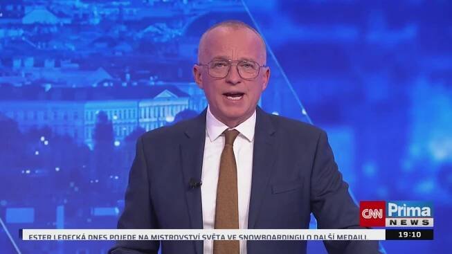 Řidič uvízl na přejezdu