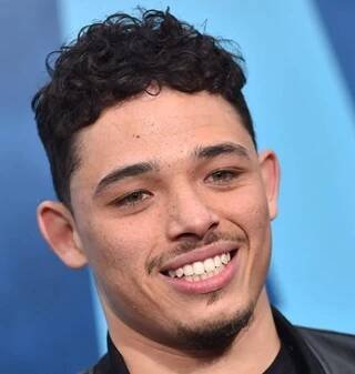 Anthony Ramos | Novinky, zajímavosti a tipy ze světa seriálů a filmů | Edna.cz