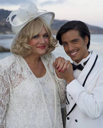 Raquel Welch, Vadhir Derbez - Milovník po přechodu - Promo