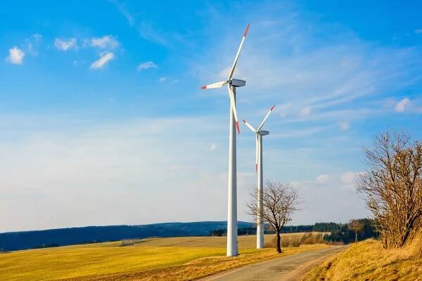 Vláda zvažuje dva scénáře pro budoucnost české energetiky. Obnovitelných zdrojů není dost, varuje expert