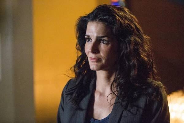 Rizzoli & Isles: Vraždy na pitevně - Dvě rány a jede se dál (S07E01) (2016)