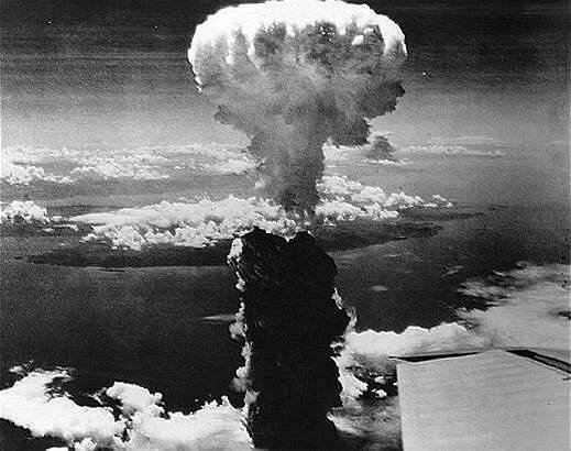 Před 80 lety zničily jaderné bomby Hirošimu a Nagasaki. Útoky urychlily konec války