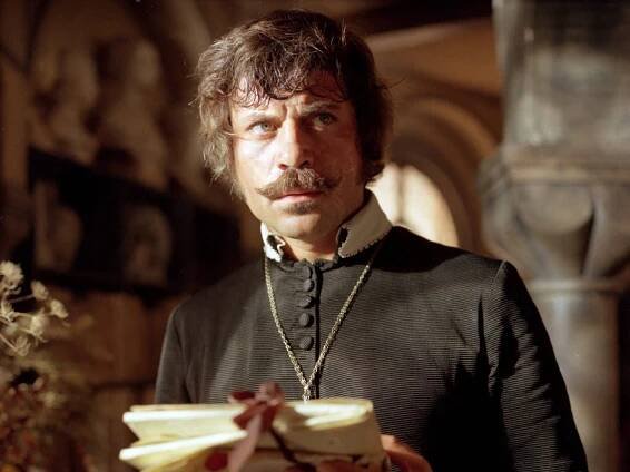Oliver Reed