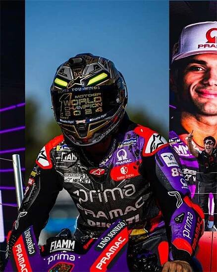 Jorge Martin se speciální šampionskou přilbou Foto: Pramac Racing