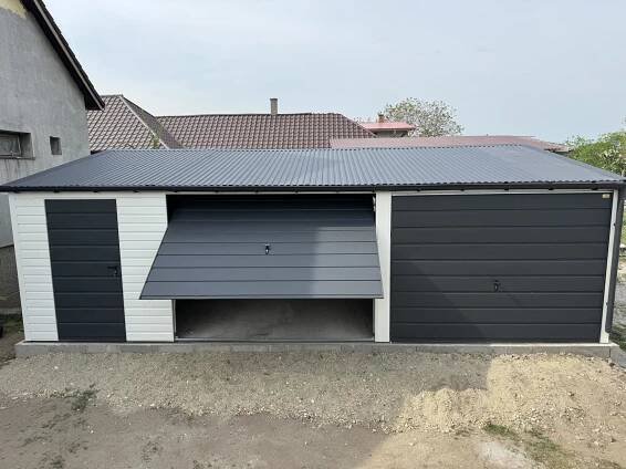 Plechové garáže v barvě RAL – GarageKing