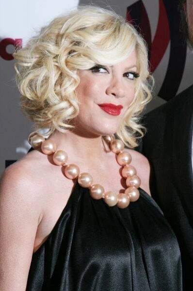 Tori Spelling je po porodu opět jako proutek: Už zhubla přes dvacet kilo