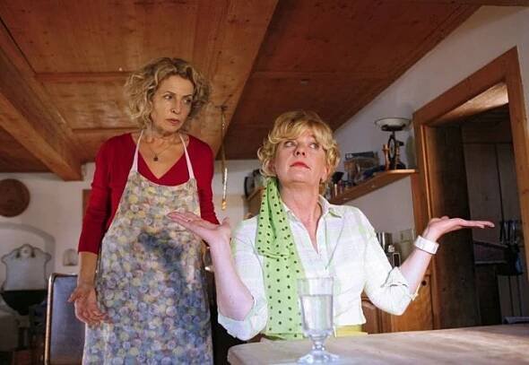 Die göttliche Sophie - Z filmu - Michaela May, Saskia Vester