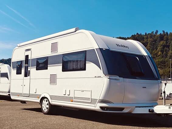 HOBBY 24EG/540 KMFe De Luxe -- Etagenbett -- Mover -- Markise -- Klima -- Autark Lithium -- E&P Hubstützen