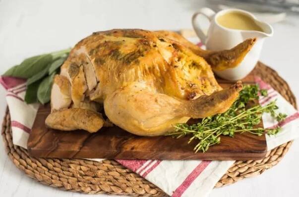 7 rozmanitých receptů ze slepičího masa. Lepší než s kuřecím!