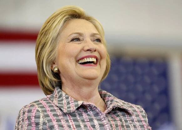 Clintonová půjde do střetu s Trumpem. Bude první prezidentkou USA?