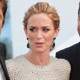 Emily Blunt Apologizes After Calling Waitress 'Enormous'