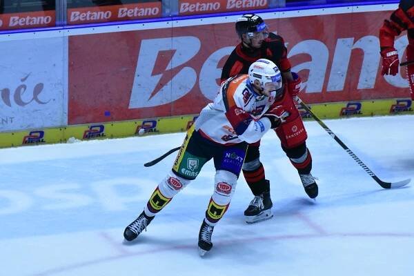 Pardubice v přeházené sestavě zdolaly Olomouc. Vomáčka čaroval v brance