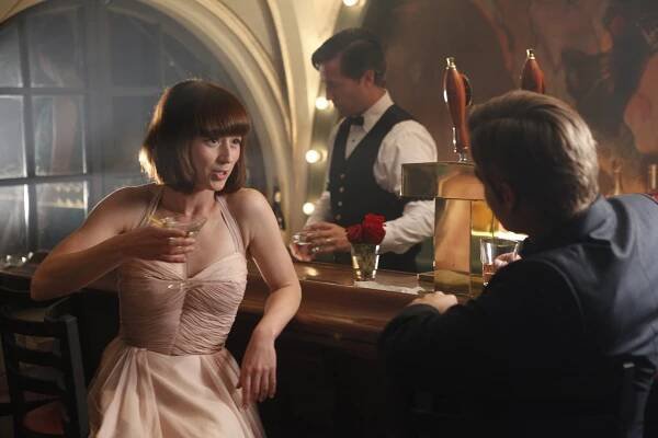 Pan Am - Paříž nikdy nezklame - Z filmu - Karine Vanasse