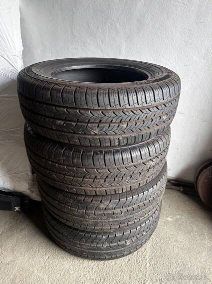 Letní gumy 205/65/16