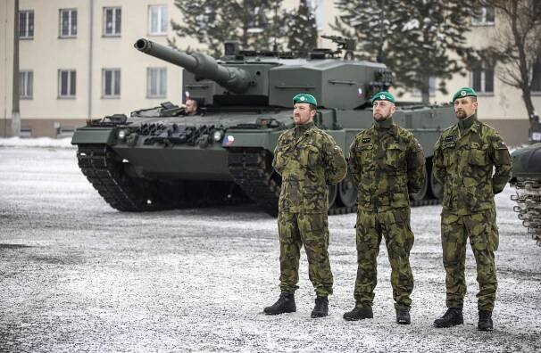 Obrazem: Česká armáda má první tank Leopard z Německa