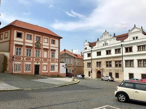 Praha, Hradčanské náměstí, Martinický palác – rekonstrukce střechy a krovů | FOTO: Warren LeMay | CC0