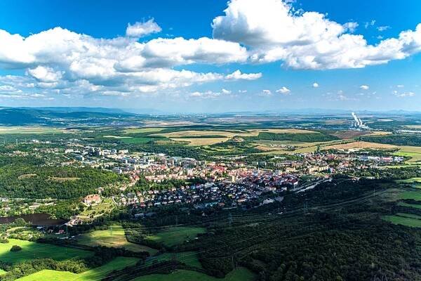 Úžasné pohledy na Kadaň, Klášterec i okolí nabízí nová kniha leteckých snímků