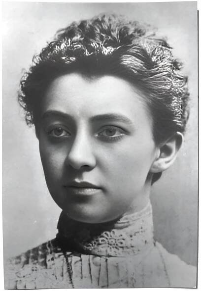 Anna Honzáková, Fotoateliér Langhans, Časopis Ženské listy, roč. 1902