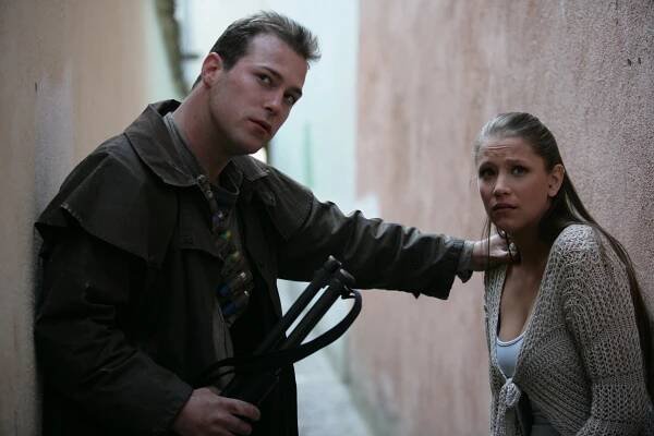 Návrat ghúlů - Z filmu - James DeBello, Kristen Renton