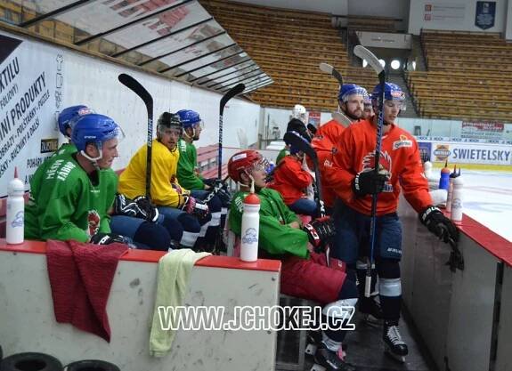 A-mužstvo HC Tábor poprvé na ledě | Jihočeský hokej