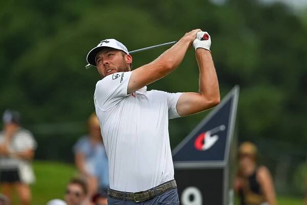 ATLANTA, GA - AUGUST 24: Sam Burns (USA) on the ninth tee during the final round of the PGA Tour Championship, August 24, 2025 at East Lake Golf Club in Atlanta, Georgia. (Photo by John Adams/Icon Sportswire via Getty Images) Tommy-Fleetwood
