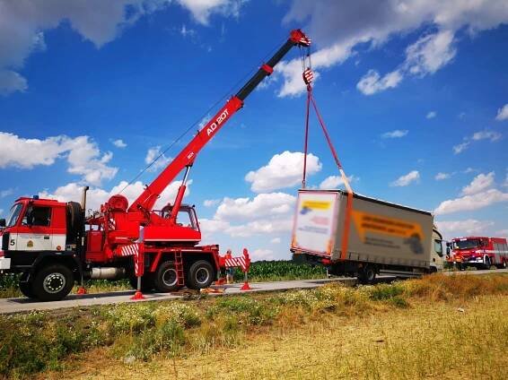 Hasiči z Petřin a Strašnic zasahovali u dopravní nehody… | POŽÁRY.cz - ohnisko žhavých zpráv | hasiči aktuálně