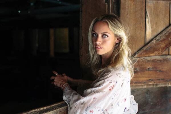 'Batwoman' Finds Its Villain: Rachel Skarsten Cast In the CW DC Pilot