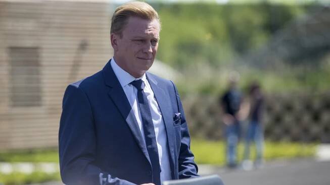 To jste ještě neviděli: Kapitán Exner žárlí na ženu!
