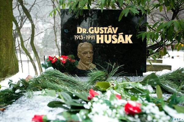 Fotky dětí v rámečku z chleba. Utajené soukromí Gustáva Husáka. Jaký byl poslední komunistický prezident | Krajské listy.cz