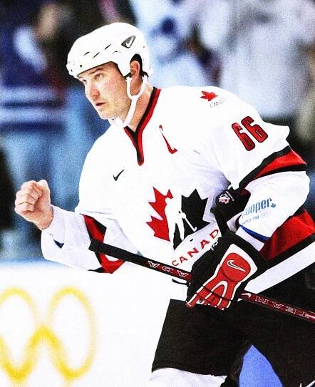Strhující příběh kanadské legendy NHL. Před 15 lety Mario Lemieux skončil s hokejem