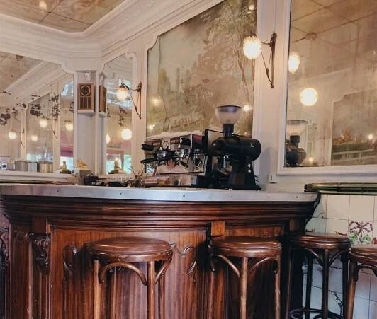 Cravan Paris Bar Review: Cocktails & Café Vibes