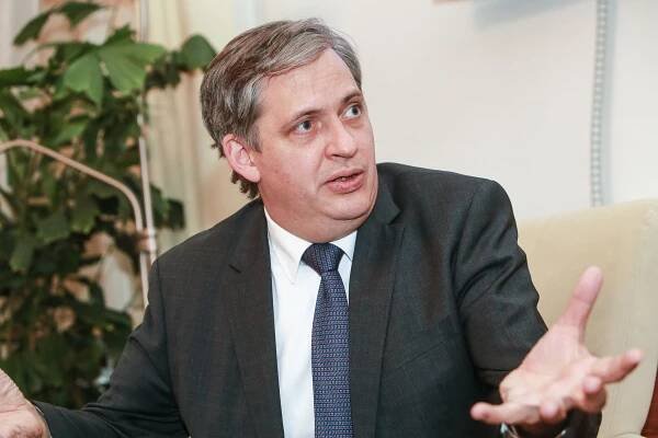 Dienstbier: Jsem nepopulární, protože nehraji na strunu strachu. Babiš je nekompetentní ministr