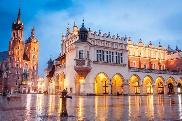 Discover Krakow Half Day Walking Tour - Get-Locals