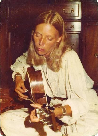 How an Alabama Winn-Dixie changed Joni Mitchell | Joni, Women in music, Winn dixie