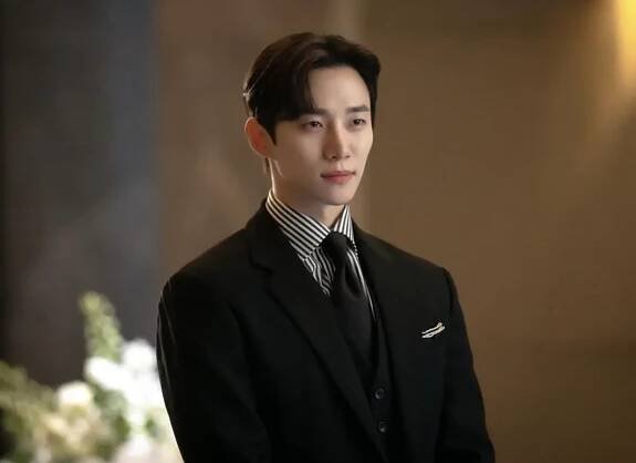 Lee Jun-Ho Wanted To Do A Rom-Com That Would Make Hearts Flutter