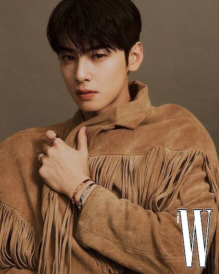 Cha Eun Woo úprimne hovorí o sebe, komplimentoch na svoj vzhľad a mnohom ďalšom - Asianstyle