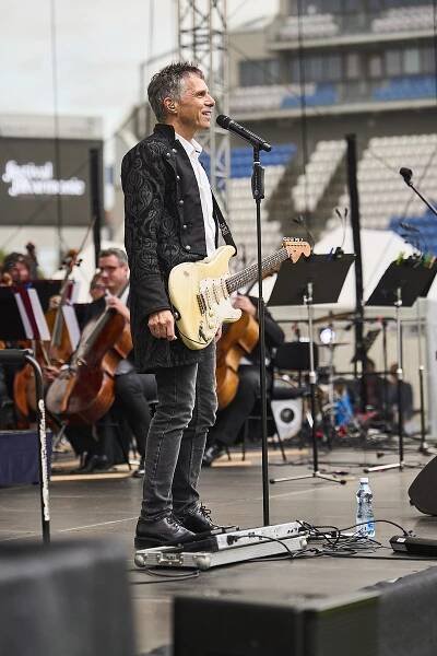 Filharmonie na dva dny rozezní Andrův stadion, s Krajčem i Langerovou
