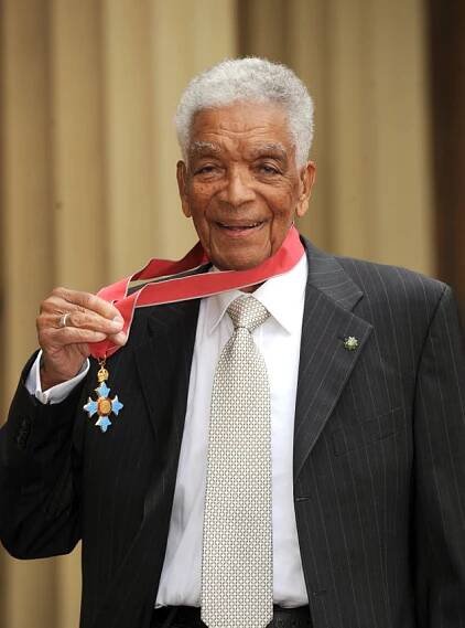 Zemřel Earl Cameron – Divadelní noviny