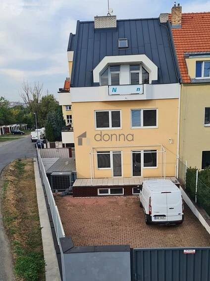 Pronájem RD na kanceláře, 350m⊃2;, Praha 4 - Záběhlice/Spořilov, 9 x parkování | Realitní kancelář Donna