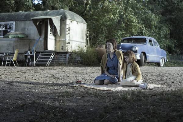 Chloe Pirrie, Annabeth Kelly - Dámský gambit - Dvojpěšci - Z filmu