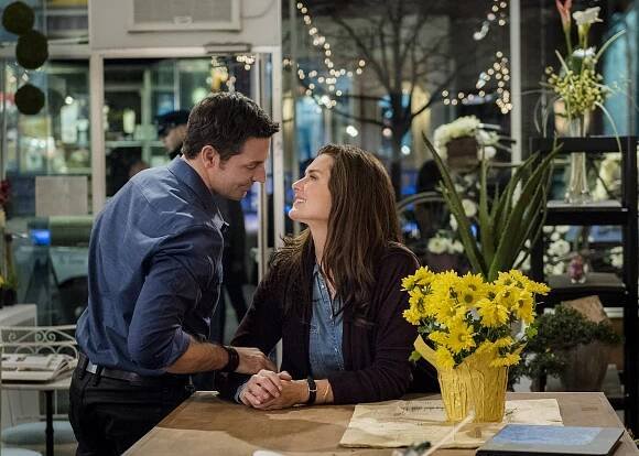 Záhada v květinářství: Držet jazyk za zuby - Z filmu - Brennan Elliott, Brooke Shields