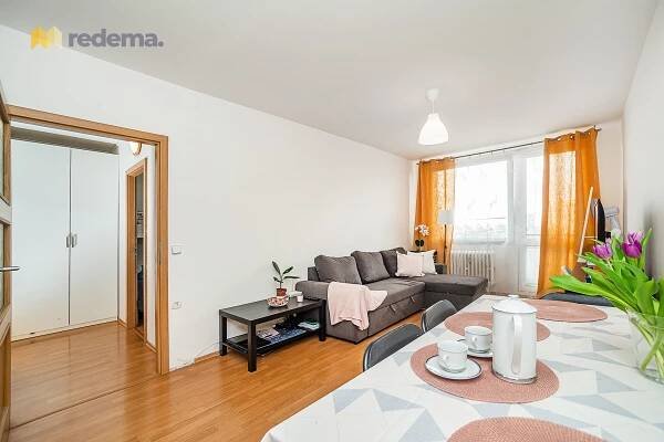 Prodej bytu 2+kk 47m², Praha 8 // redema.