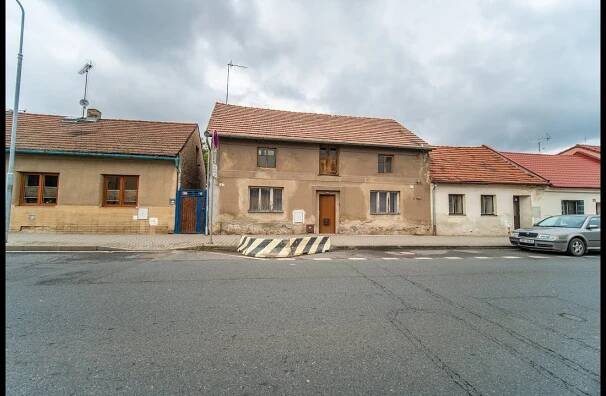 NA PRODEJ - Dům na bydlení i investici v Českém Brodě