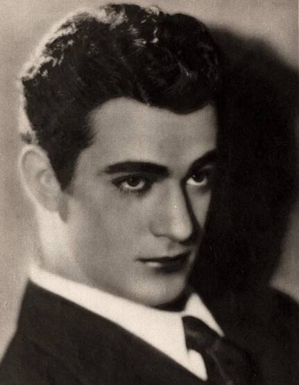 Gilbert Roland