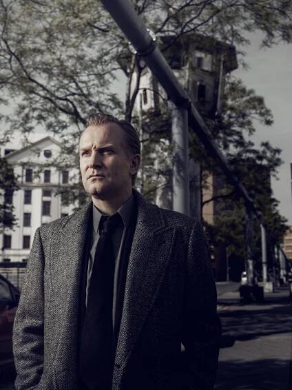 Dva světy - Série 1 - Promo - Ulrich Thomsen