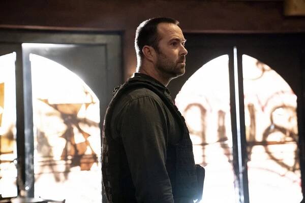 Mrtvý bod - Love You to Bits and Bytes - Z filmu - Sullivan Stapleton