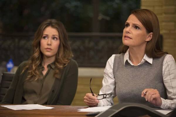Silicon Valley - Vliv a práva zakladatelů - Z filmu - Amanda Crew, Suzanne Cryer