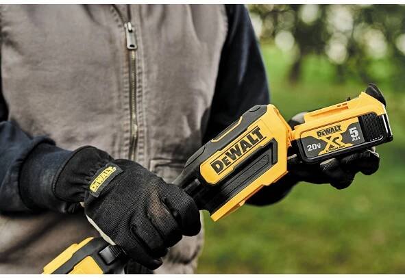Aku strunová sekačka DeWALT DCMST561P1-QW, 1 x 5,0 Ah 18V XR