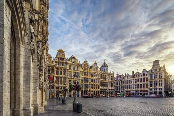 náměstí grand place v bruselu, belgie - bruselských regionů - stock snímky, obrázky a fotky